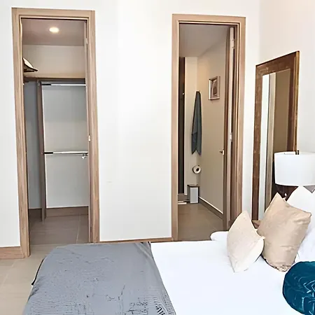 “lujoso Apto Con Piscina, Terraza Privada Y Salida A La Playa” Cartagena