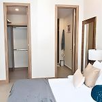 “Lujoso Apto con Piscina, Terraza Privada y Salida a la Playa”
