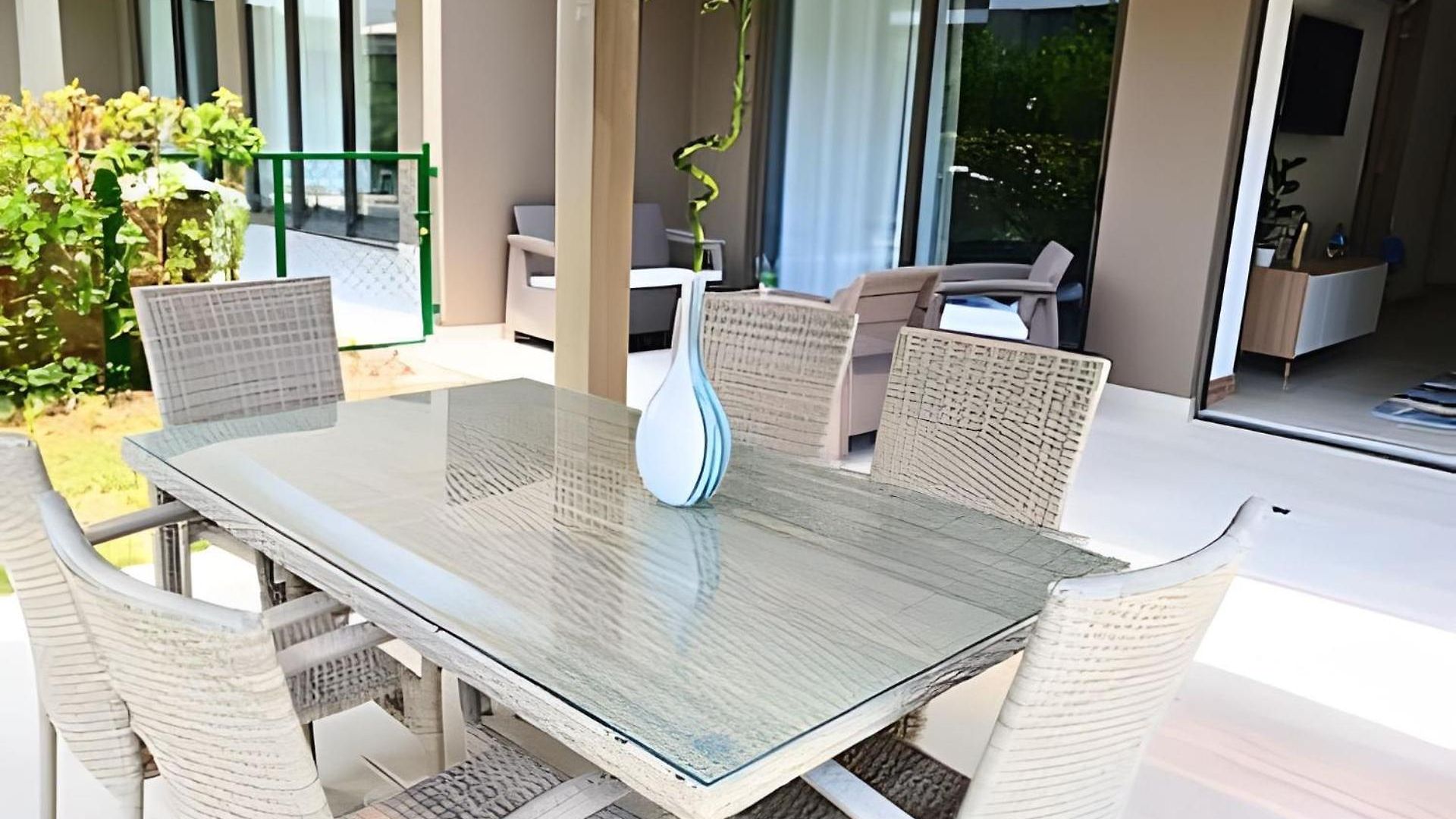 “lujoso Apto Con Piscina, Terraza Privada Y Salida A La Playa” Apartamento Cartagena