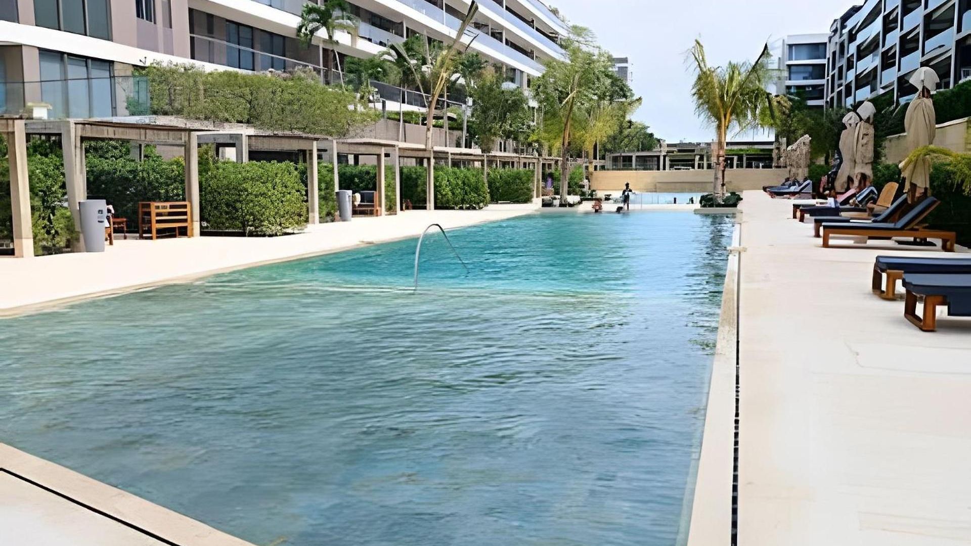 “lujoso Apto Con Piscina, Terraza Privada Y Salida A La Playa” *