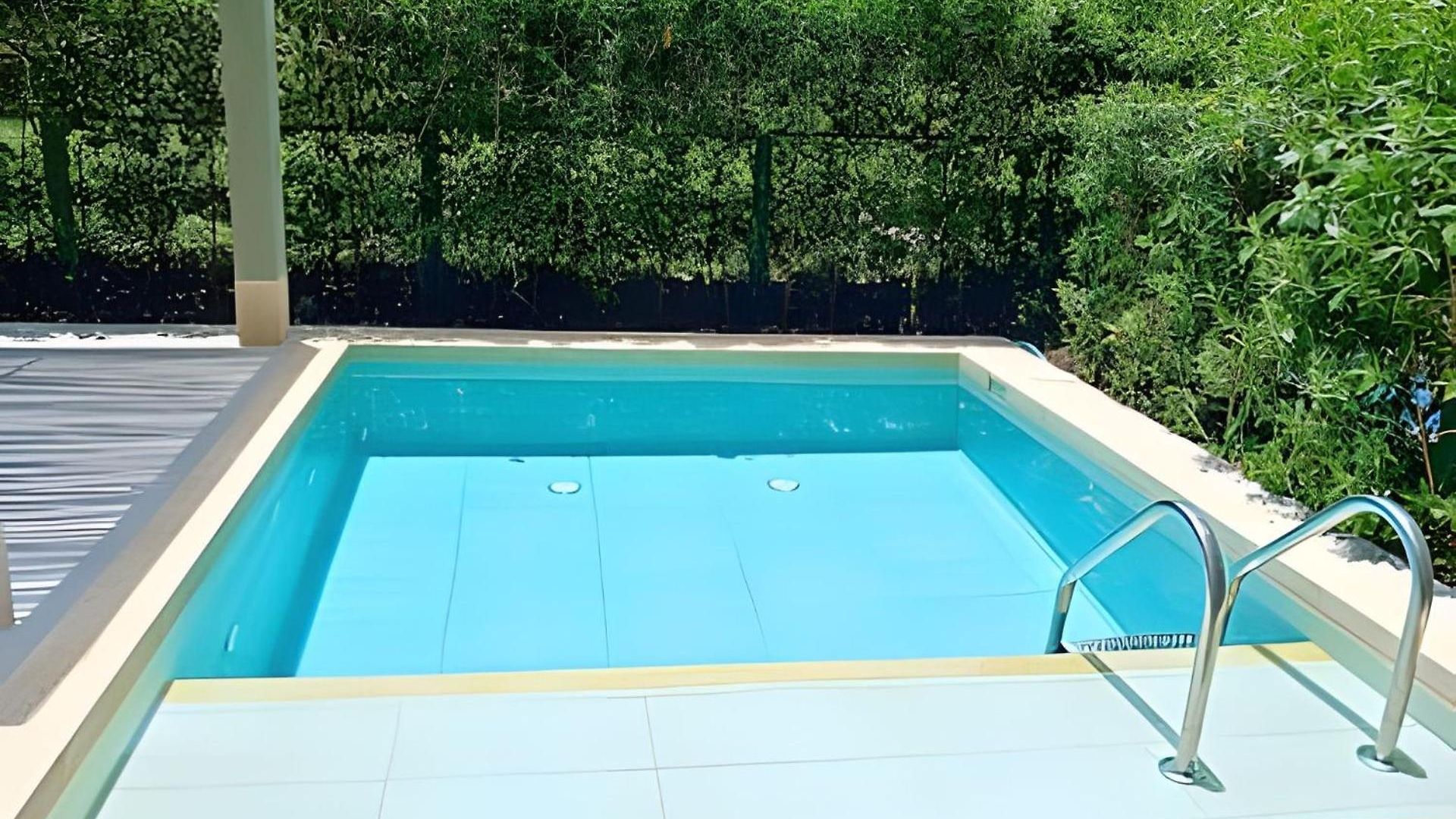 “lujoso Apto Con Piscina, Terraza Privada Y Salida A La Playa”