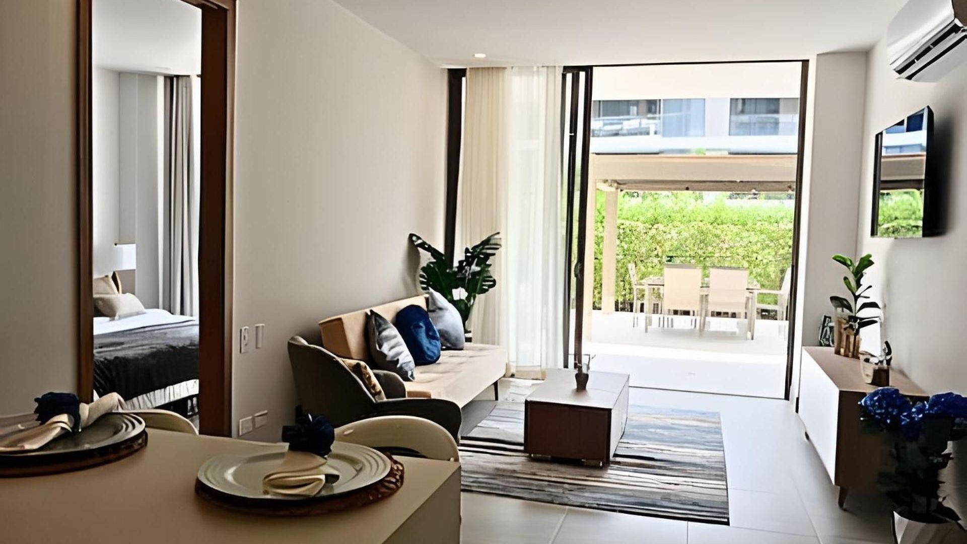 “lujoso Apto Con Piscina, Terraza Privada Y Salida A La Playa” Apartamento *