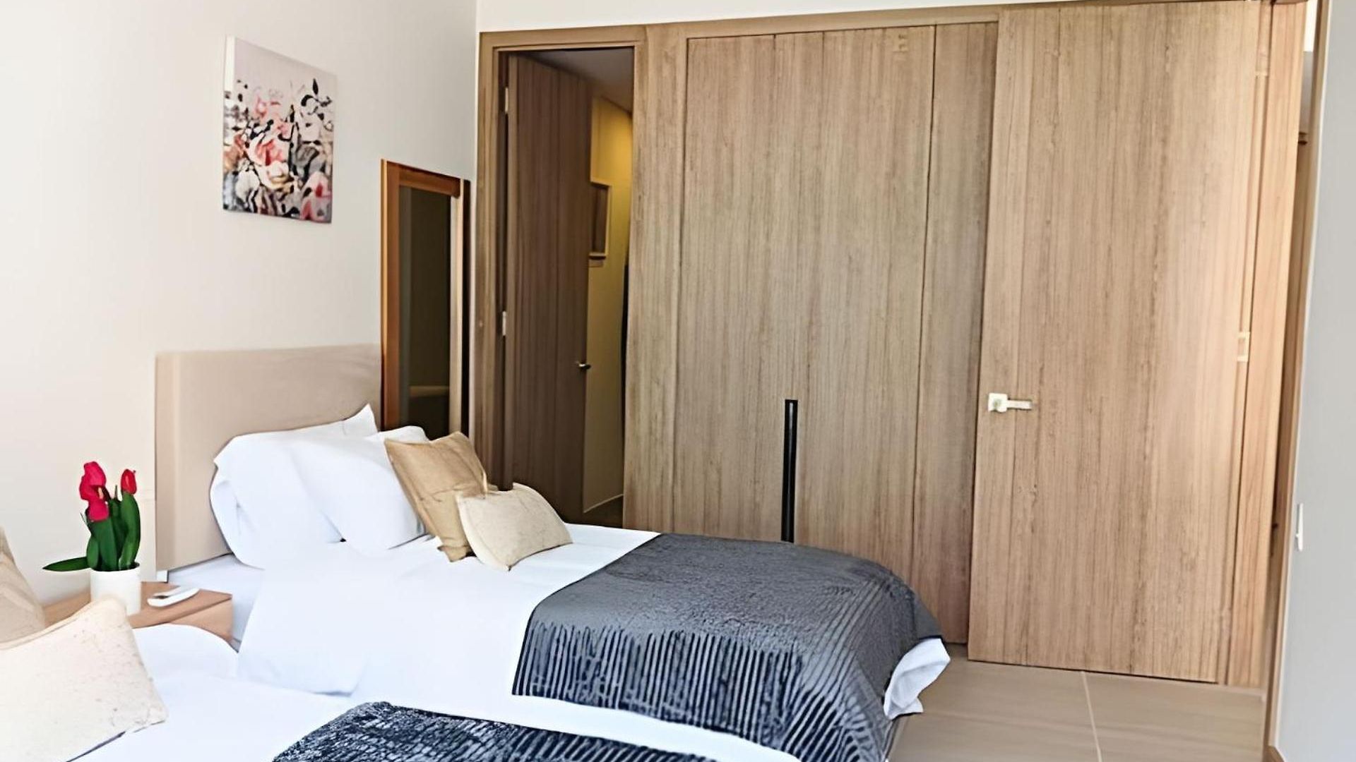 “lujoso Apto Con Piscina, Terraza Privada Y Salida A La Playa” Apartamento