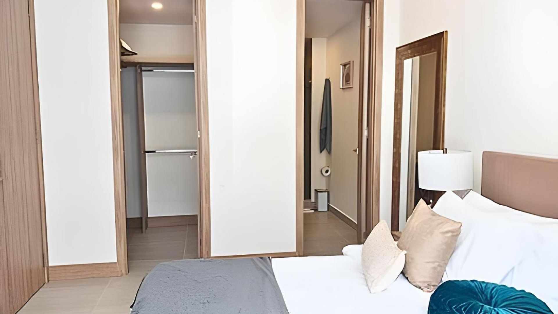 “lujoso Apto Con Piscina, Terraza Privada Y Salida A La Playa” Cartagena