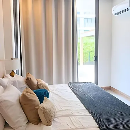 Apartamento “lujoso Apto Con Piscina, Terraza Privada Y Salida A La Playa” *