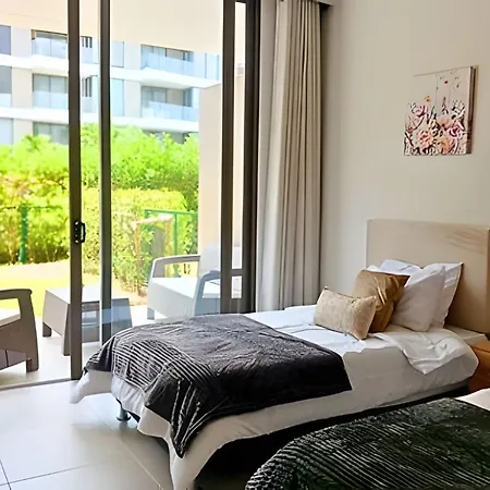 Apartamento “lujoso Apto Con Piscina, Terraza Privada Y Salida A La Playa” *