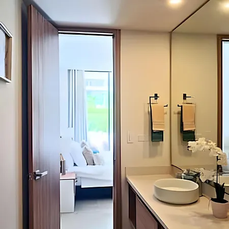 Apartamento “lujoso Apto Con Piscina, Terraza Privada Y Salida A La Playa” Cartagena