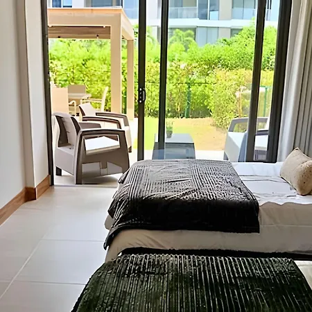 “lujoso Apto Con Piscina, Terraza Privada Y Salida A La Playa” Apartamento *