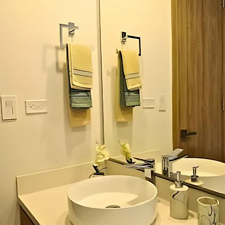 “lujoso Apto Con Piscina, Terraza Privada Y Salida A La Playa” * Cartagena