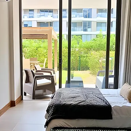 Apartamento “lujoso Apto Con Piscina, Terraza Privada Y Salida A La Playa”